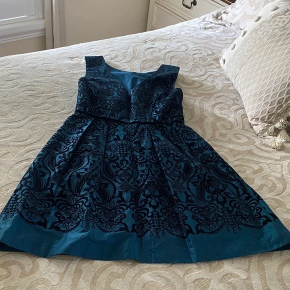 Beige by ECI Teal Black Velvet Scroll A-Line Fit & Flare  Dress Size 6 - Picture 4 of 11